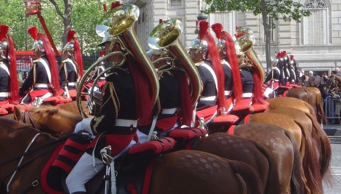 French_Republican_Guard_cavalry_fanfare_DSC03125